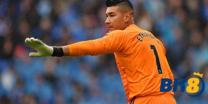 Neil Etheridge Penjaga Gawang Terbaik Asia Tenggara