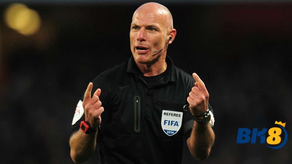 Keputusan Kontroversial Wasit Howard Webb